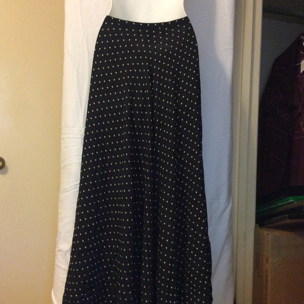 Jones New York Collection new skirt/ 100% silk